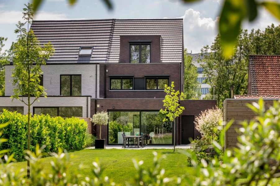 moderne halfopen woning