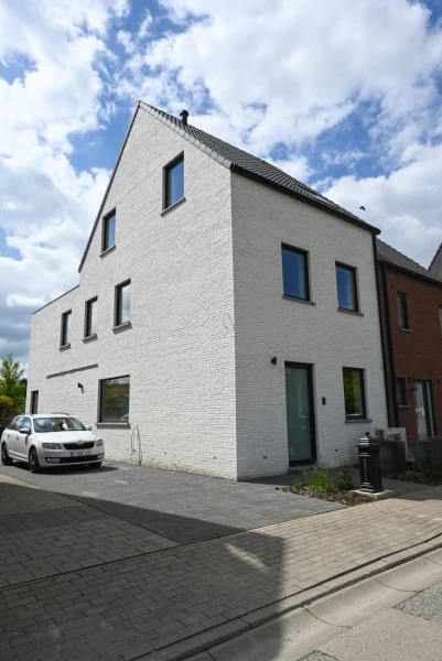 halfopen-moderne-woning-leest-3