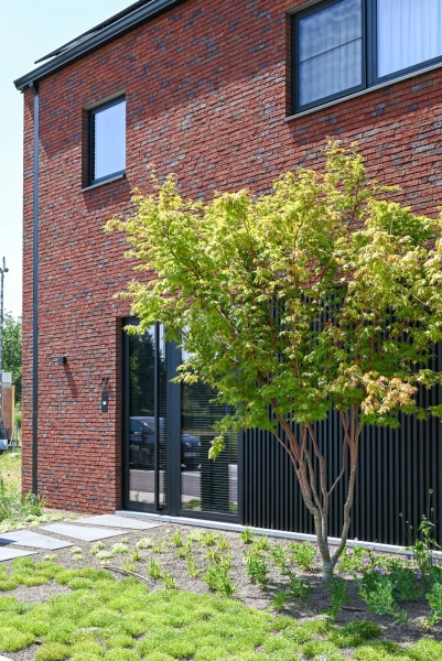 hedendaagse-halfopen-woning-assebroek