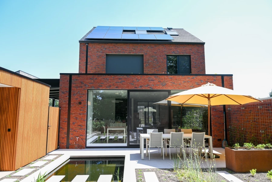 hedendaagse-halfopen-woning-assebroek