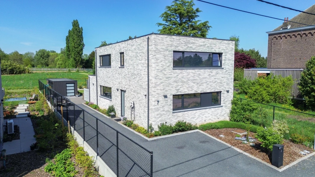 moderne-halfopen-woning-hoeilaart