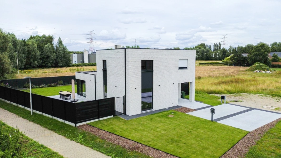 Gallery image 4 - 2