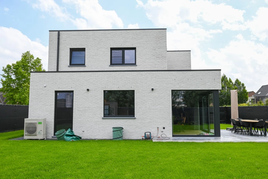 moderne-open-woning-aartselaar-lichte-gevelsteen-2