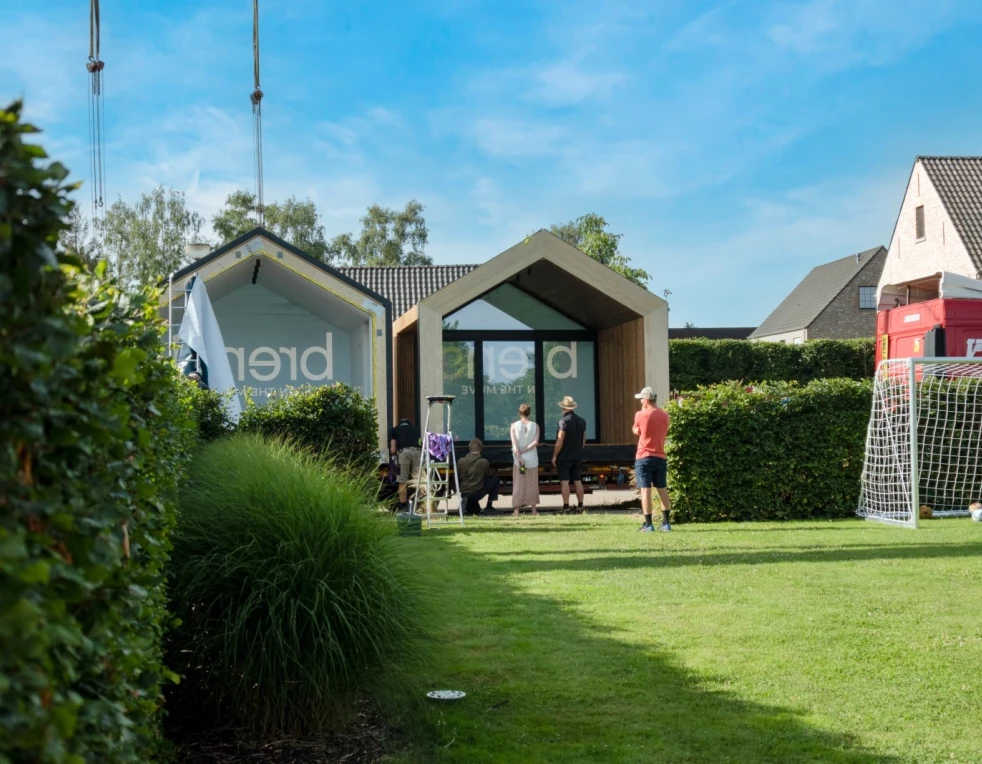 Ecohuis-modulair-wonen-Brensj-bijgebouw-plaatsing