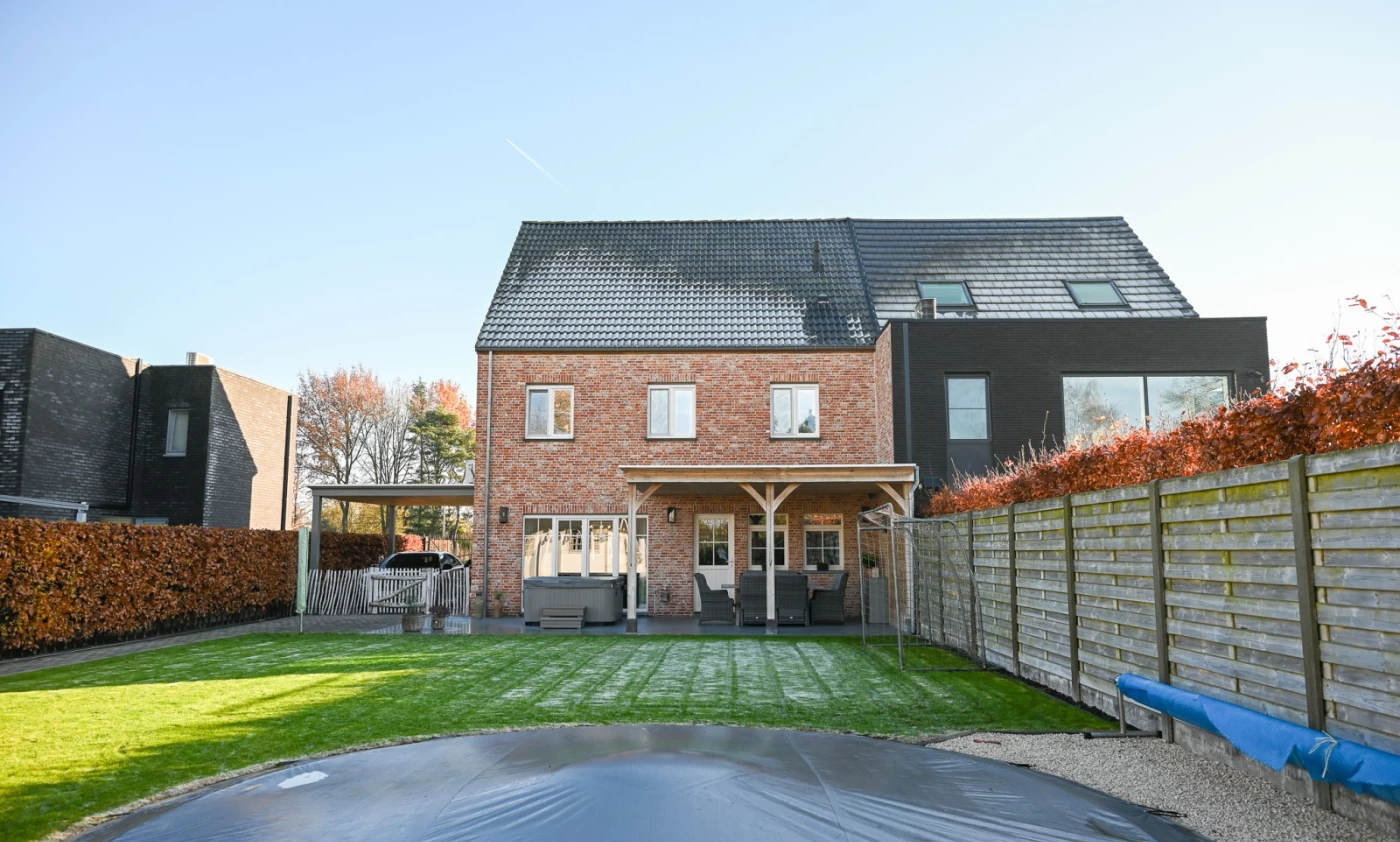 klassieke-halfopen-woning-Balen